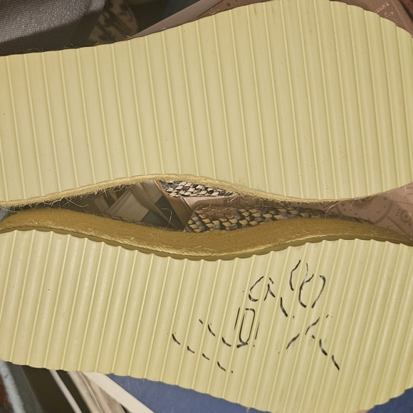 Reptile Patterned Sandals with Yellow Accents - Picture 6 of 6